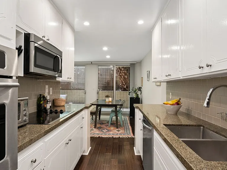 11970 Montana Ave #117 — Photo 8