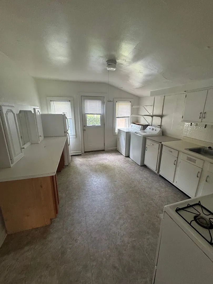 812 S Lincoln St — Photo 3