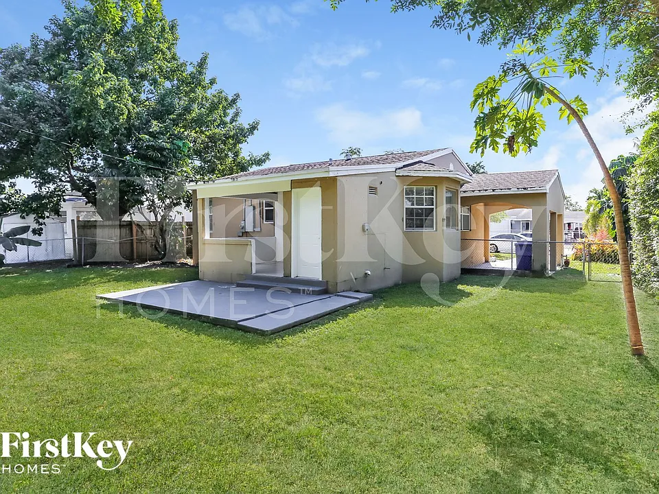 2621 Fletcher Ct