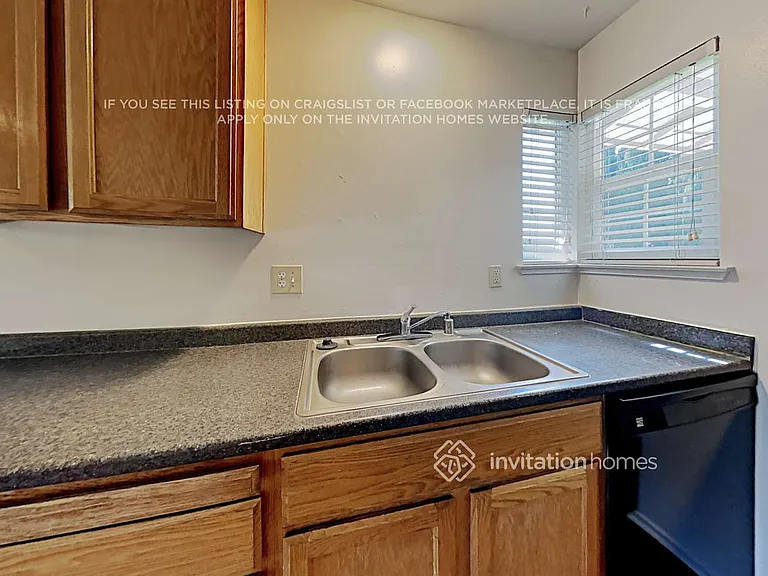 7913 Samantha Way — Photo 8
