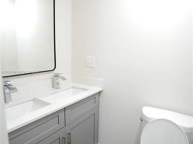 2573 Conroy Dr — Photo 35