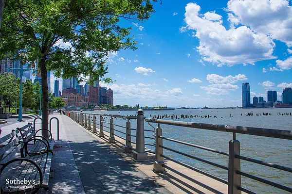 Sold by Sotheby's International Realty | media 8