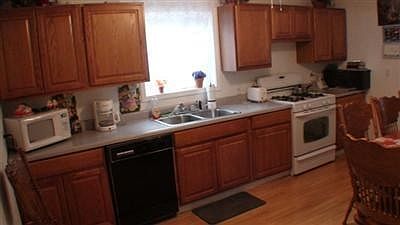 3rd image of 3716 Dayton St