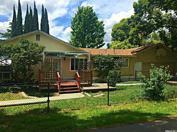 2807 Country Club Blvd, Stockton, CA 95204