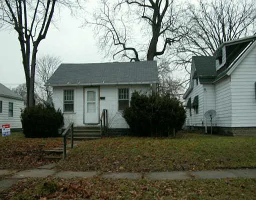 1709 E Bowman St photo 1