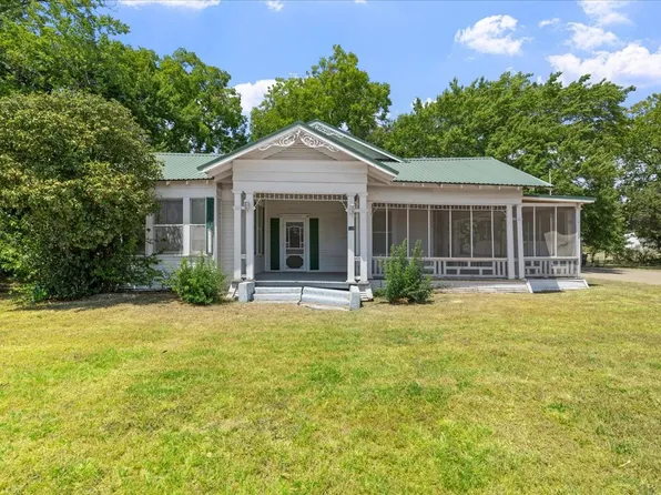 106 N 1st St W, Dawson, TX 76639