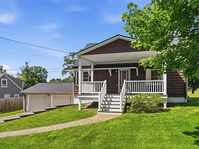 315 South Dr — Photo 1