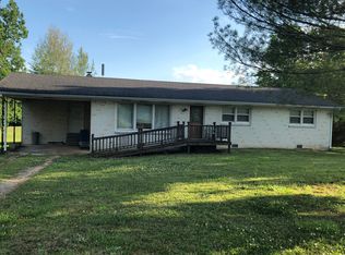 302 Spring St, Saint Joseph, TN 38481