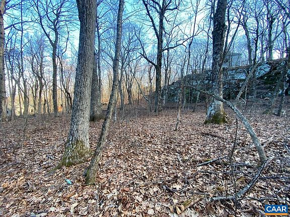 3rd image of 462 Deer Springs Ln
