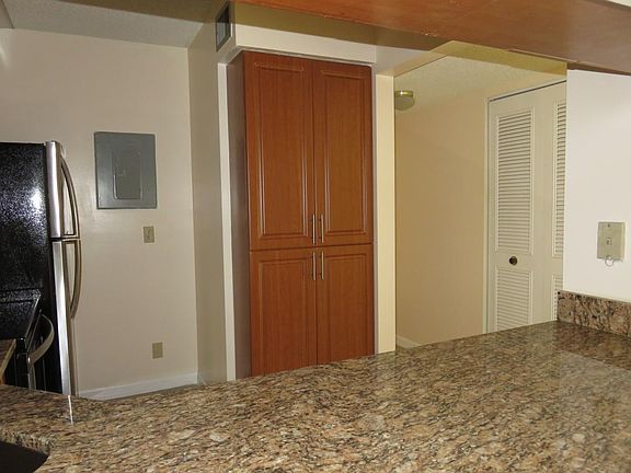 4th image of 202 Foxtail Dr APT F2