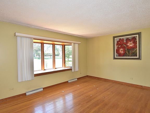 3rd image of 21W620 Park Ave