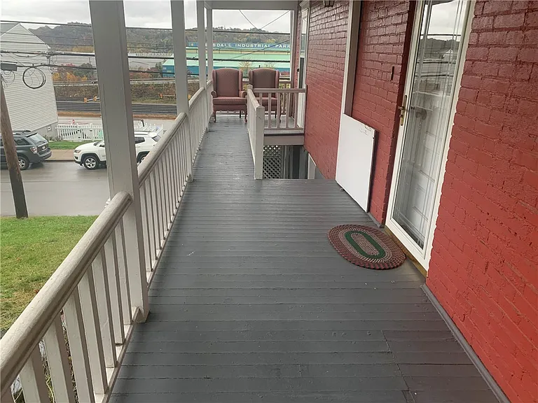266 Beaver St — Photo 4
