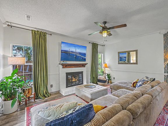 4th image of 101 Candleberry Cir
