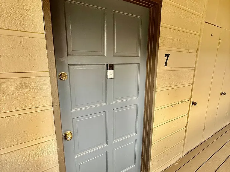 2289 Sierra Nevada Rd — Photo 2