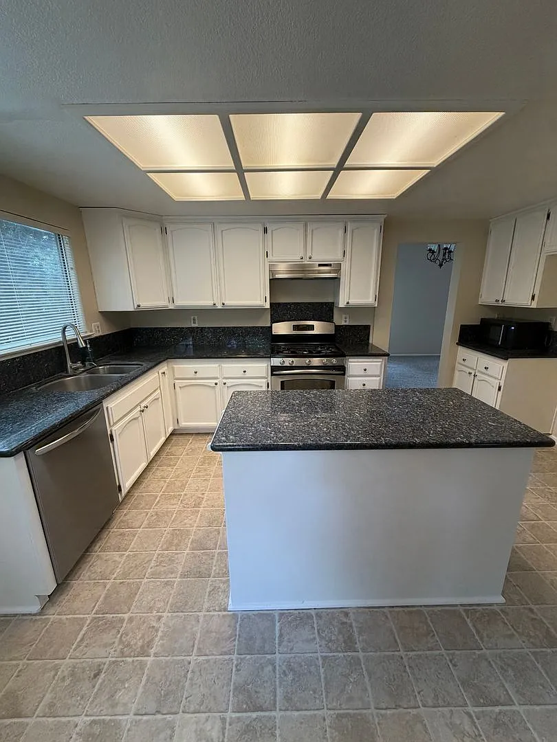 Nice Two-Story Home In Antelope!! — Photo 3