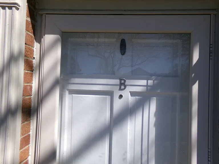 3915 B Valley Ct — Photo 2