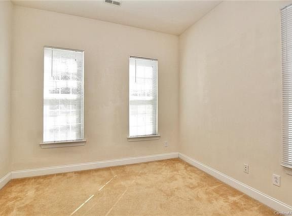 5th image of 10419 Alvarado Way