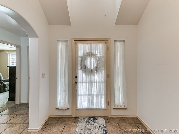 5th image of 1001 W 120th Ct S