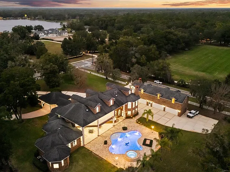1501 Lake Markham Rd — Photo 14