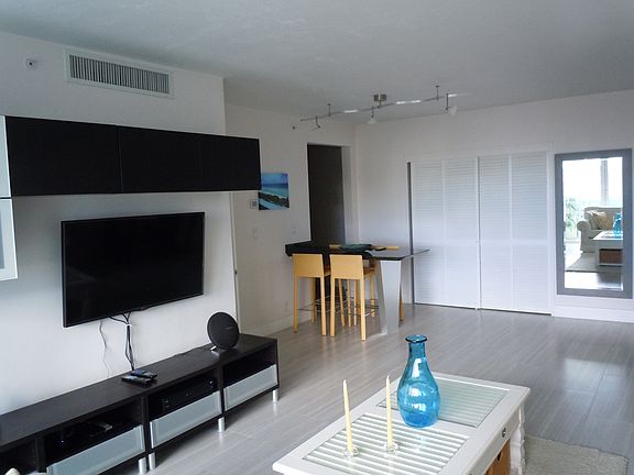 4th image of 3001 S Ocean Dr APT 433