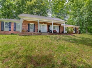 11 Tioga Ln, Elkview, WV 25071