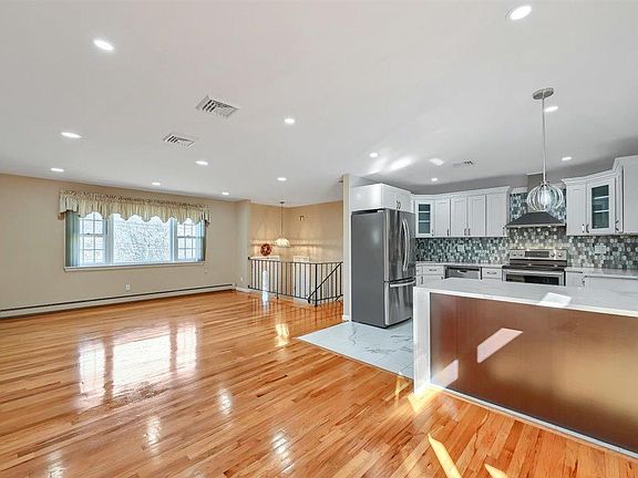 2nd image of 98 Birchwood Dr