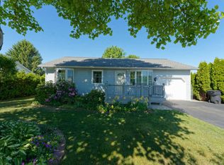 28 Colleen Rd, Troy, NY 12180