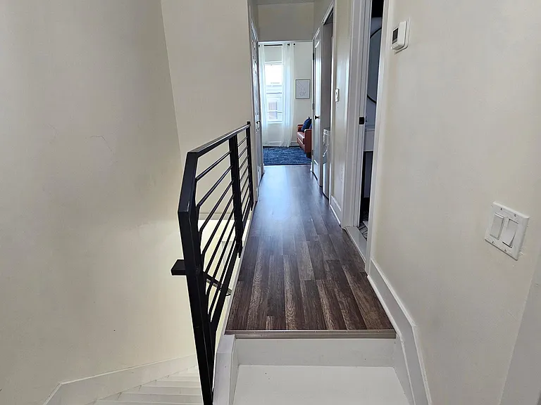 2203 Catharine St #2 — Photo 18