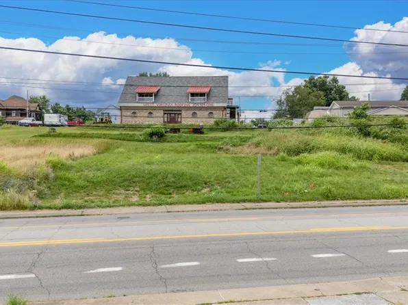 1015 7th St, Parkersburg, WV 26101