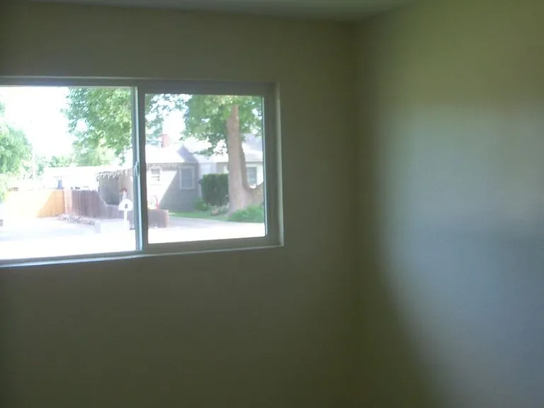 405 W Hazel St — Photo 5