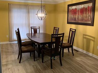 3 Groveway Blvd, Paducah, KY 42001