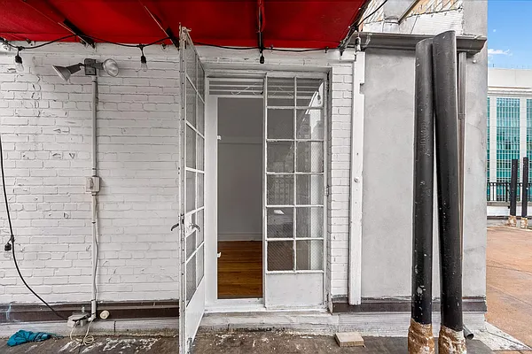 Rented by Compass | media 7