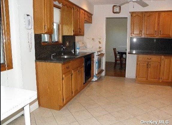 3rd image of 23 Marquette Dr