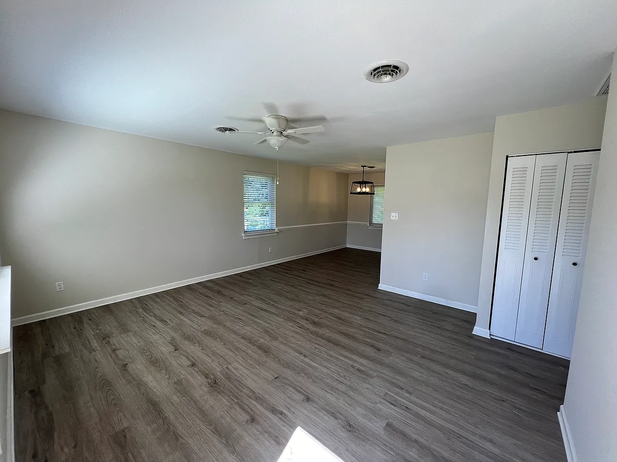 Family room - 2805 Magnus Ln