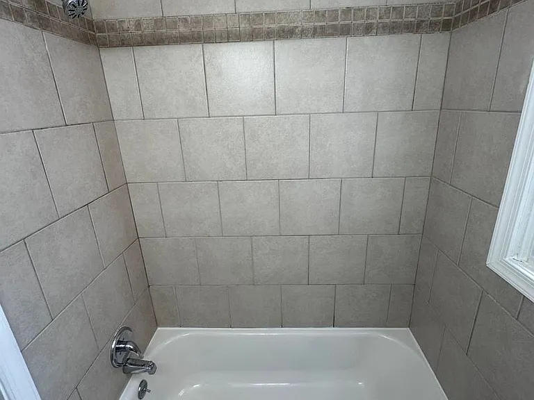 1012 W Main St — Photo 5