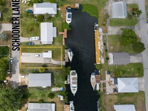 1037 Schooner Ln, Moore Haven, FL 33471