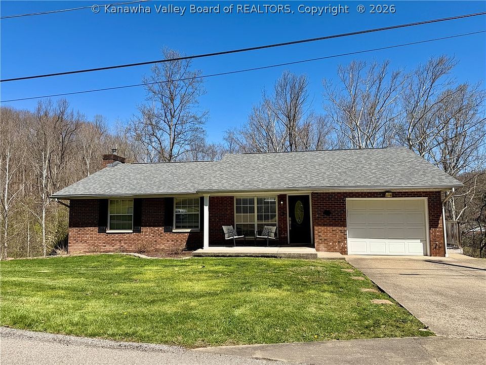 1st image of 218 Pine Cir