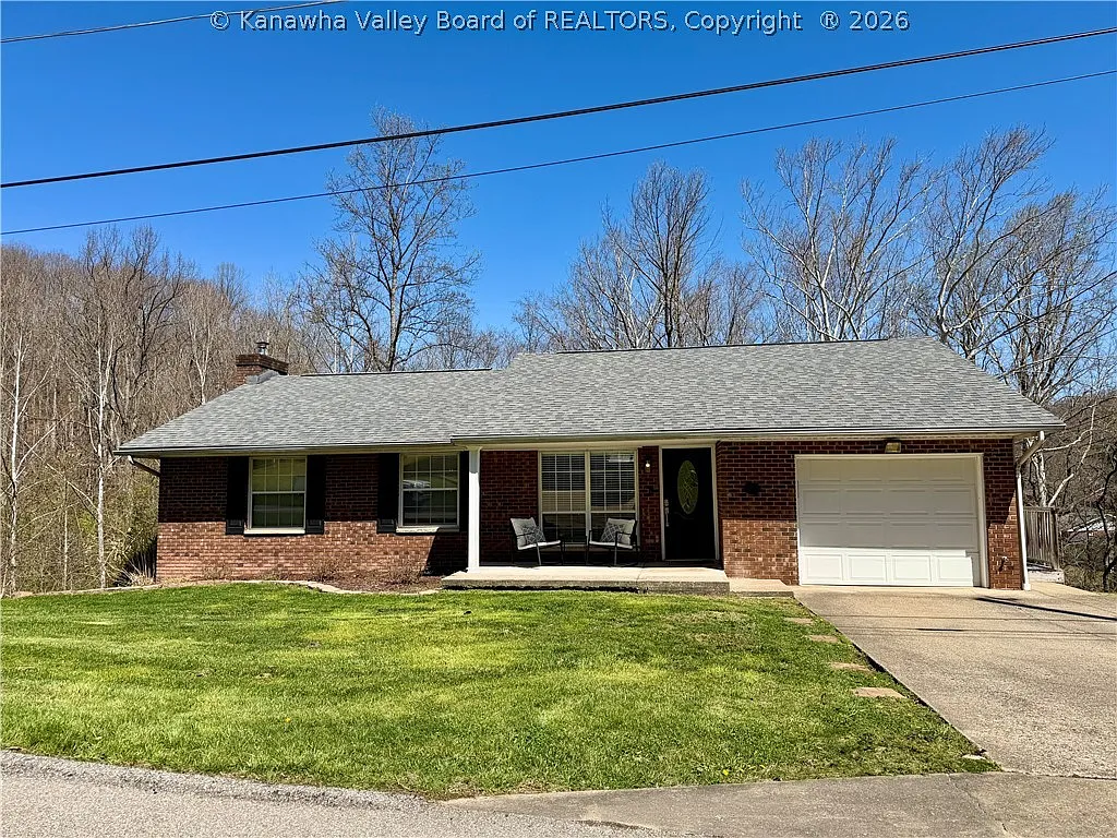 218 Pine Cir photo 1