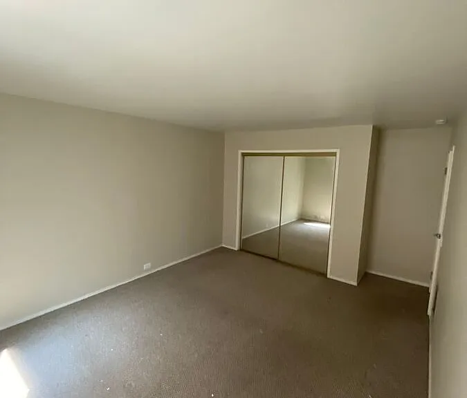 373 Staten Ave — Photo 12