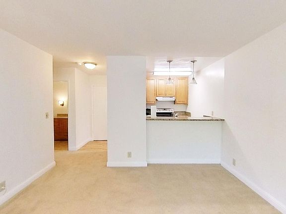 3rd image of 980 Kiely Blvd Unit 321