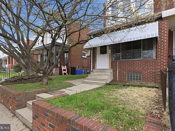 3rd image of 537 Robbins St