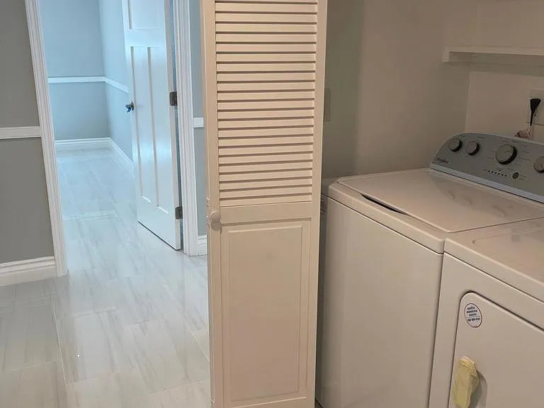 2589 Bayshore Ave — Photo 11