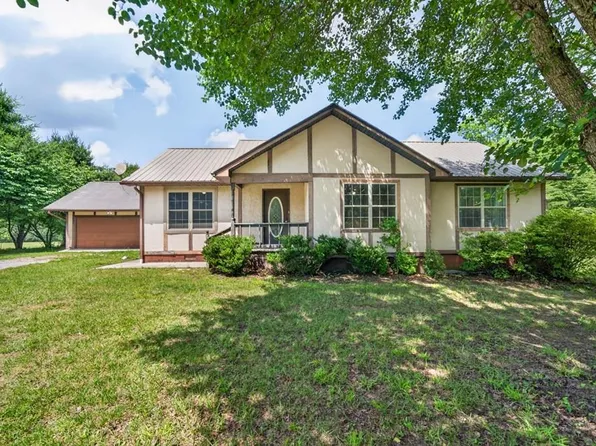 230 Amanda Dr, Jamestown, TN 38556
