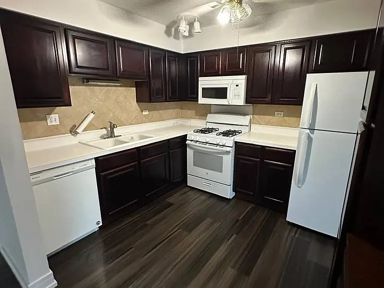 1100 E Randville Dr #110 — Photo 5