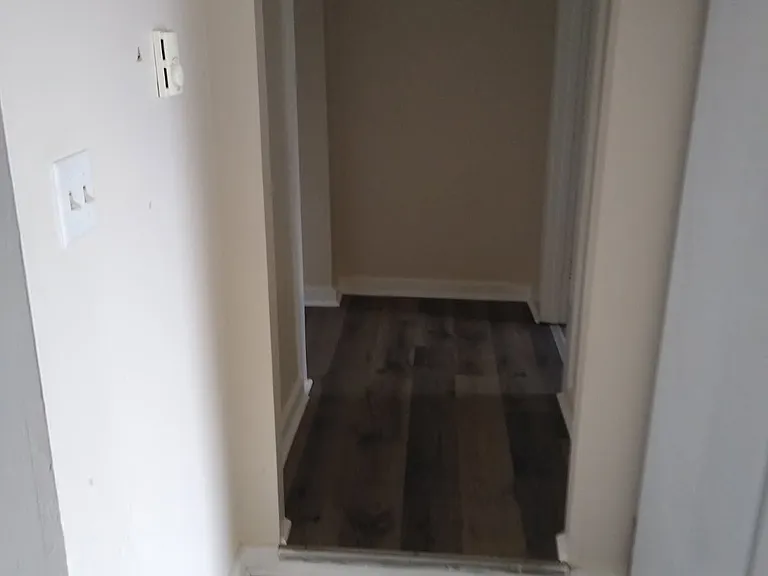 137 E Main St — Photo 5