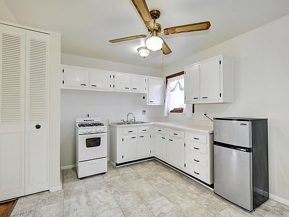 5th image of 7602 Labrador Dr