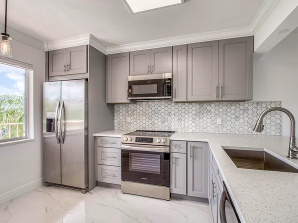 6795 Huntington Lane #406, Delray Beach, FL 33446