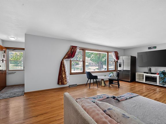 4th image of 645 23rd St NE