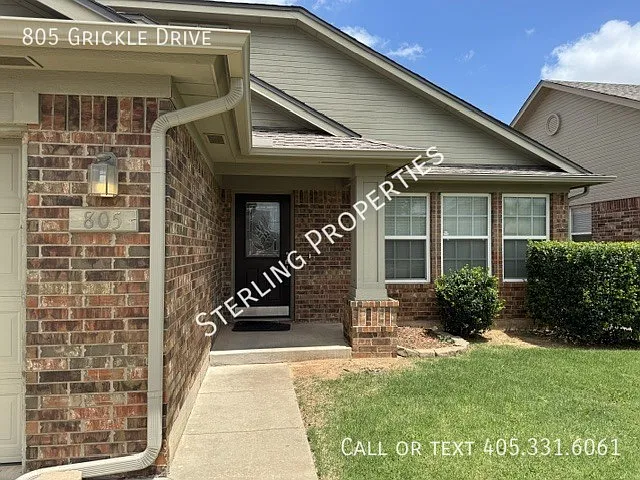 805 Grickle Dr — Photo 2