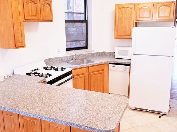 4th image of 20-71 Steinway St #3R